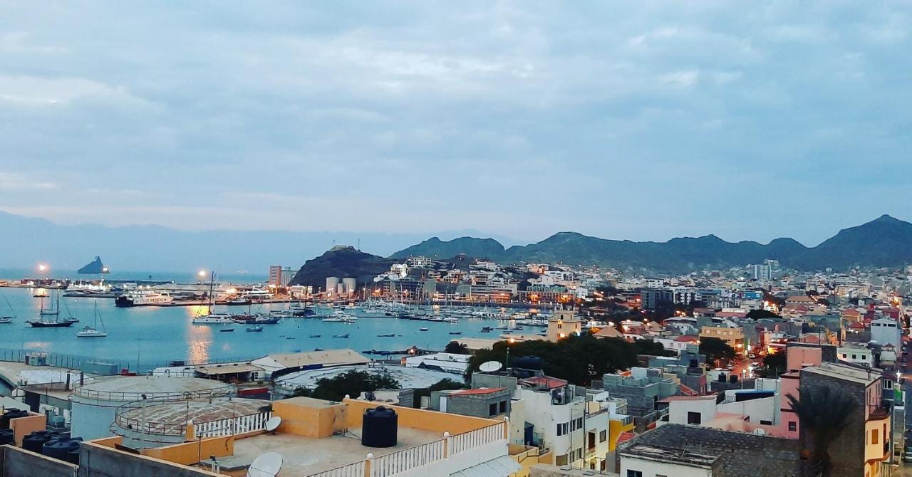 Apartamento Augusta Amwilla Guesthouse Mindelo Bagian luar foto
